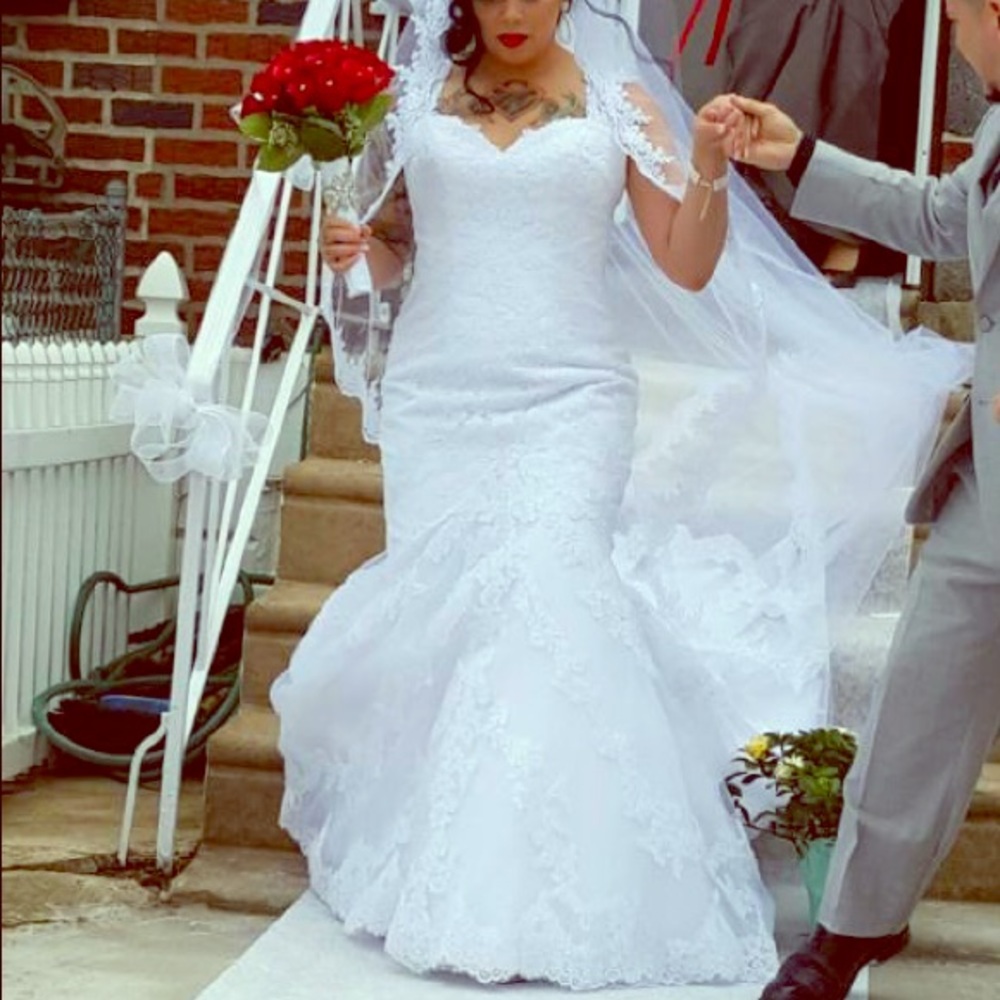 Justin Alexander Mermaid Style Wedding Dress